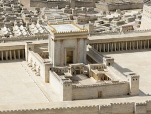 Model of the original Second Temple structure. 